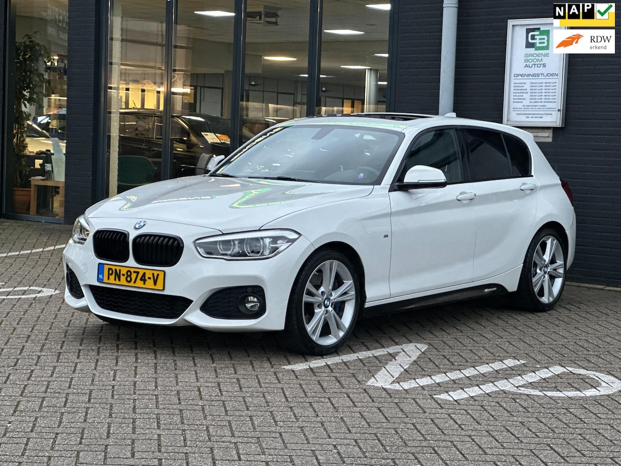 BMW 1-serie - 120i High Executive/2E EIG/PANO-DAK/LEDER/XENON/NL-AUTO NAP!! - AutoWereld.nl