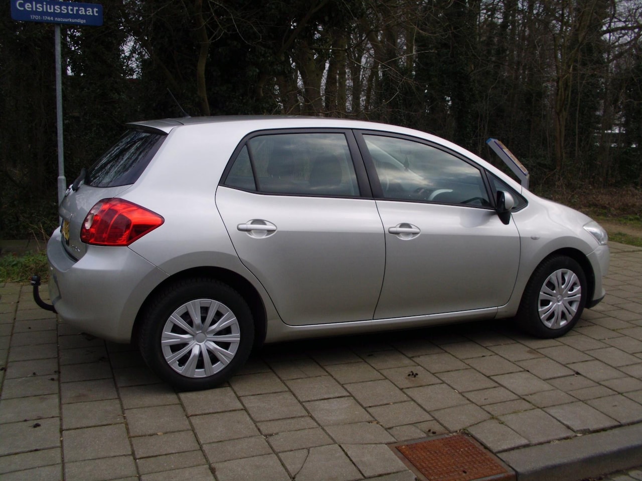 Toyota Auris - 1.6-16V Sol Business met NAVI AIRCO TERKHAAK - AutoWereld.nl