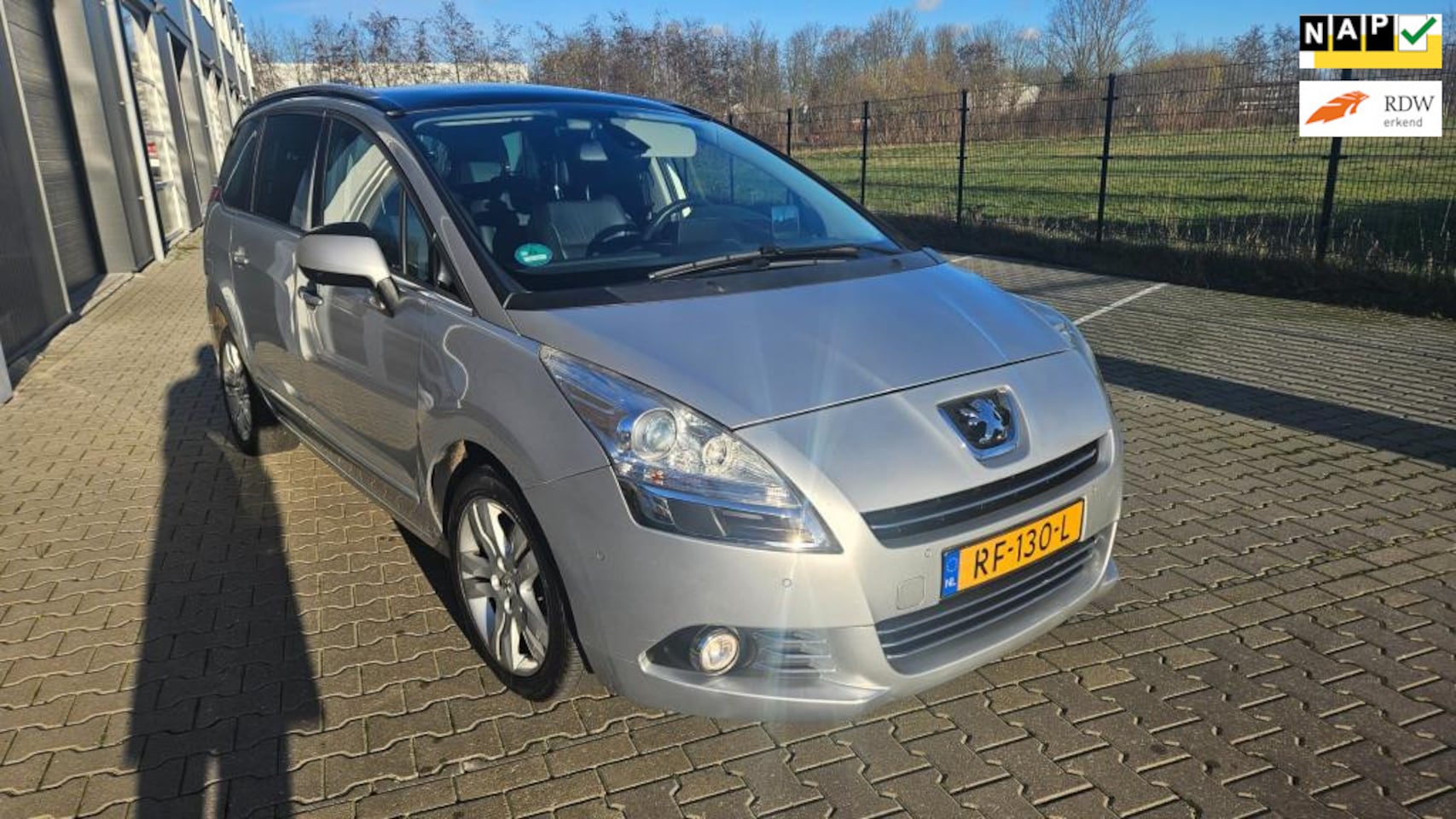 Peugeot 5008 - 1.6 THP GT 5p.Automaat Panoramadak Navigatie Lederinterieur Airco - AutoWereld.nl