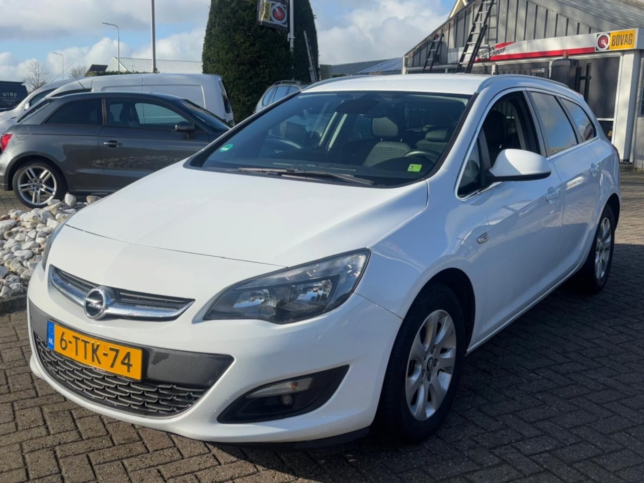 Opel Astra Sports Tourer - 1.6 CDTi Business 2014 Trekhaak - AutoWereld.nl