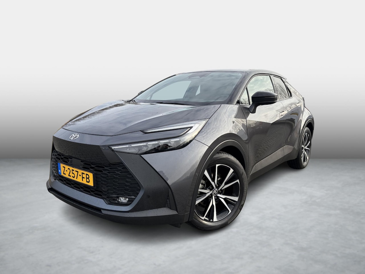 Toyota C-HR - 2.0 Hybrid 200 First Edition | Dodehoek - AutoWereld.nl