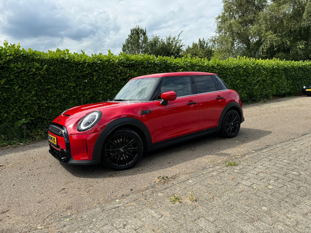 MINI Cooper S - Mini 2.0 Essential | Automaat | 5drs |Sport interieur - AutoWereld.nl