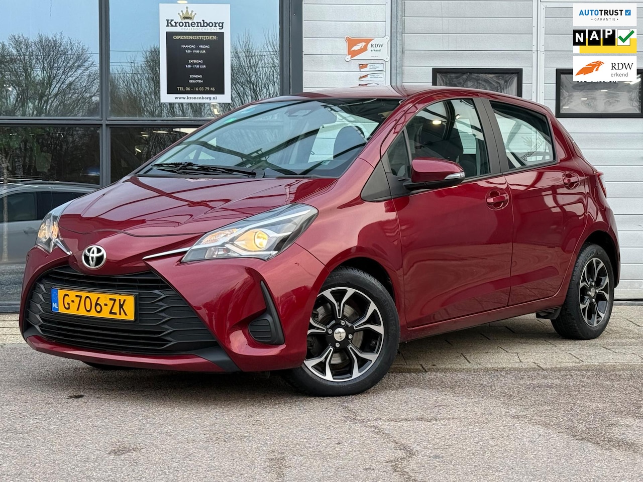 Toyota Yaris - 1.5 VVT-i Active 1.5 VVT-i Active, NAVI, CARPLAY, CRUISECR - AutoWereld.nl