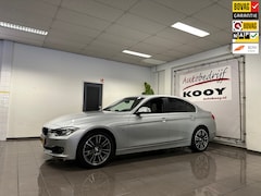 BMW 3-serie - 316i Executive * Automaat / Navigatie / Xenon / LM Velgen / NL Auto