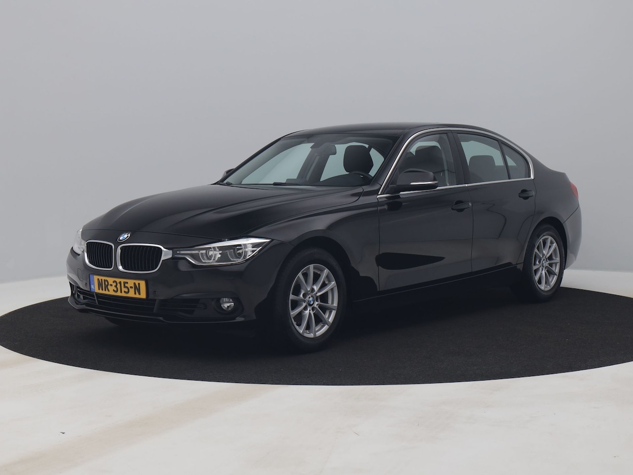 BMW 3-serie - 320i 184 PK Steptronic8 Executive | NAVI | TREKHAAK - AutoWereld.nl