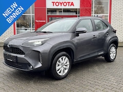 Toyota Yaris Cross - 1.5 HYBRID ACTIVE NAVI HEAD-UP STOEL/STUURVERW. APPLE/ANDROID EL-ACHTERKLEP KEYLESS