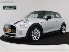 MINI Cooper - 1.5 Pepper (NAVIGATIE, STOELVERWARMING, PARKEERSENSOREN, SPORTSTOELEN, LED, DEALER ONDERHO