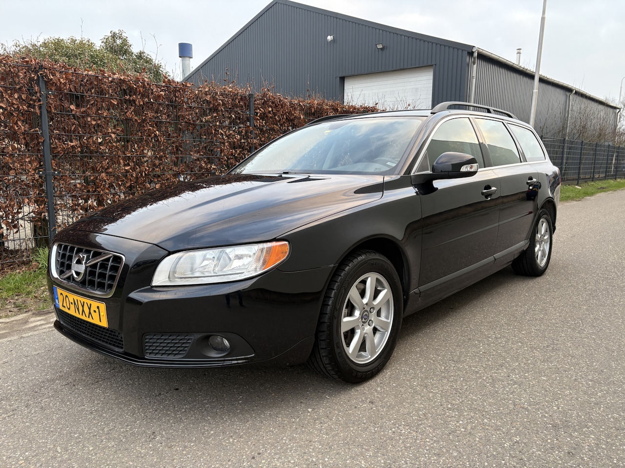 Volvo V70 - 2.0T Kinetic / AUTOMAAT / LEER / CRUISE / NAVI - AutoWereld.nl