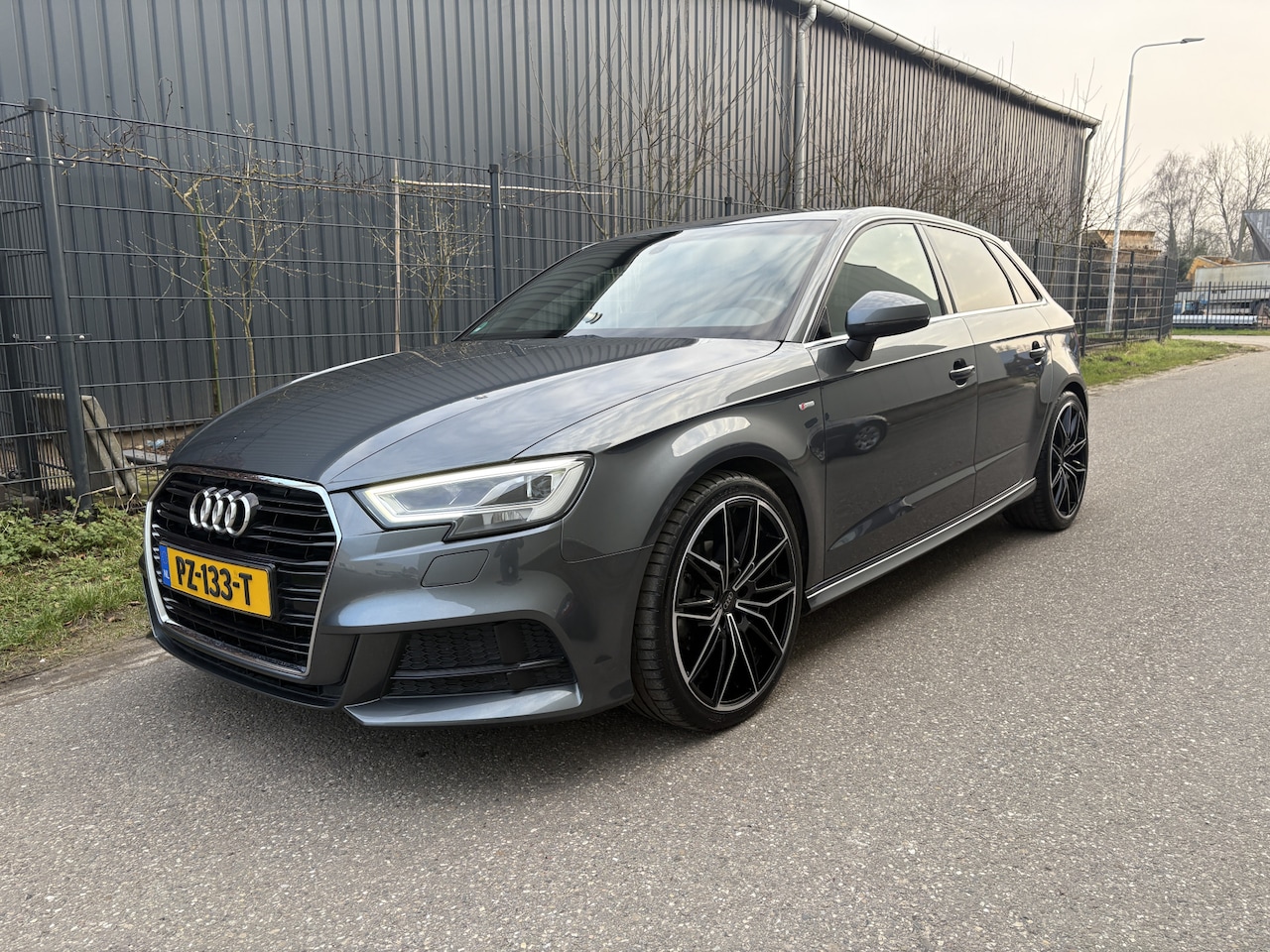 Audi A3 Sportback - 1.5 TFSI CoD Sport S Line Edition / AUTOMAAT / NAVI / CRUISE / 164dkm! NAP! - AutoWereld.nl