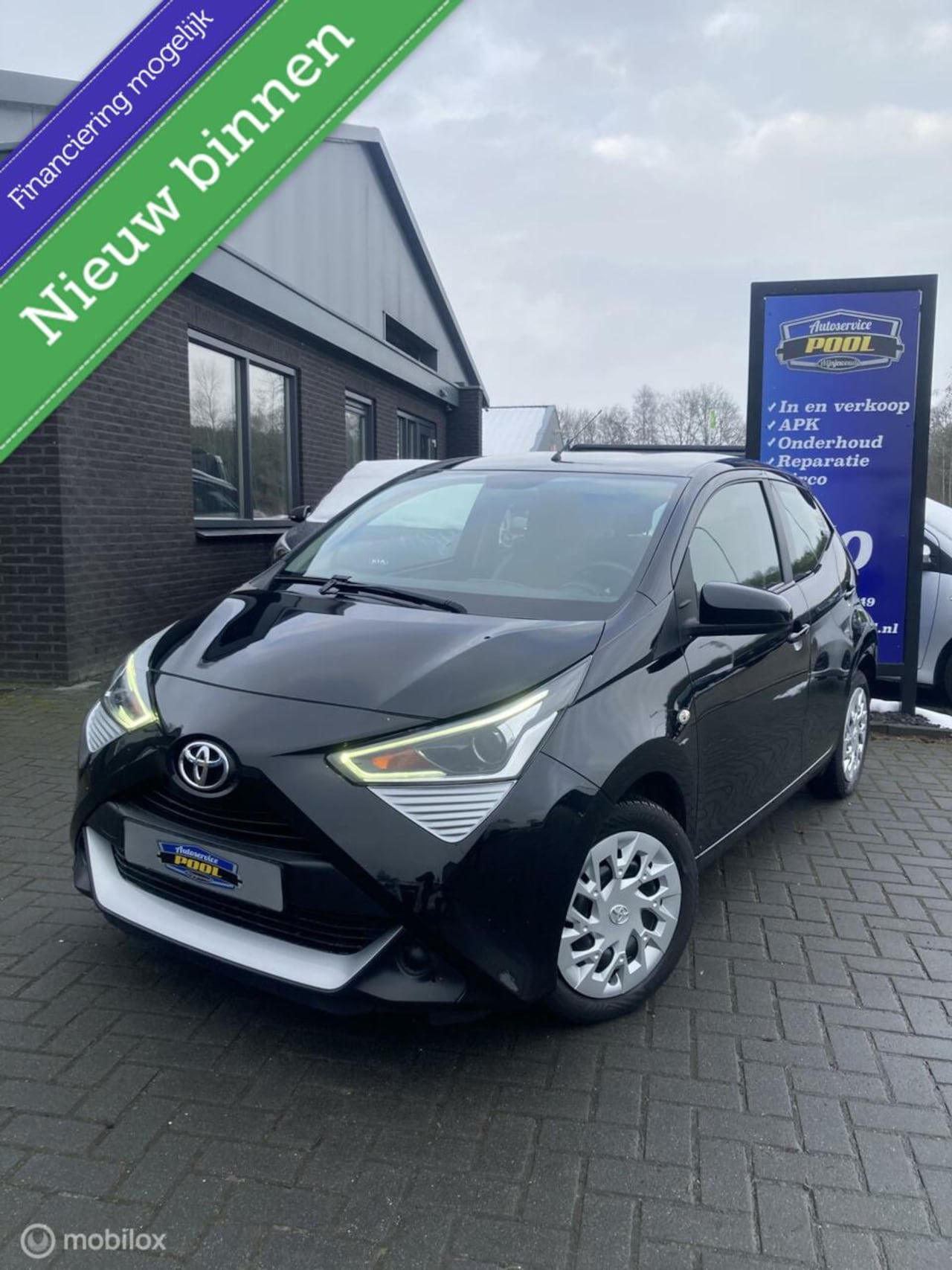 Toyota Aygo - 1.0 VVT-i x-play limited | NAVI | LED | Apple CP - AutoWereld.nl