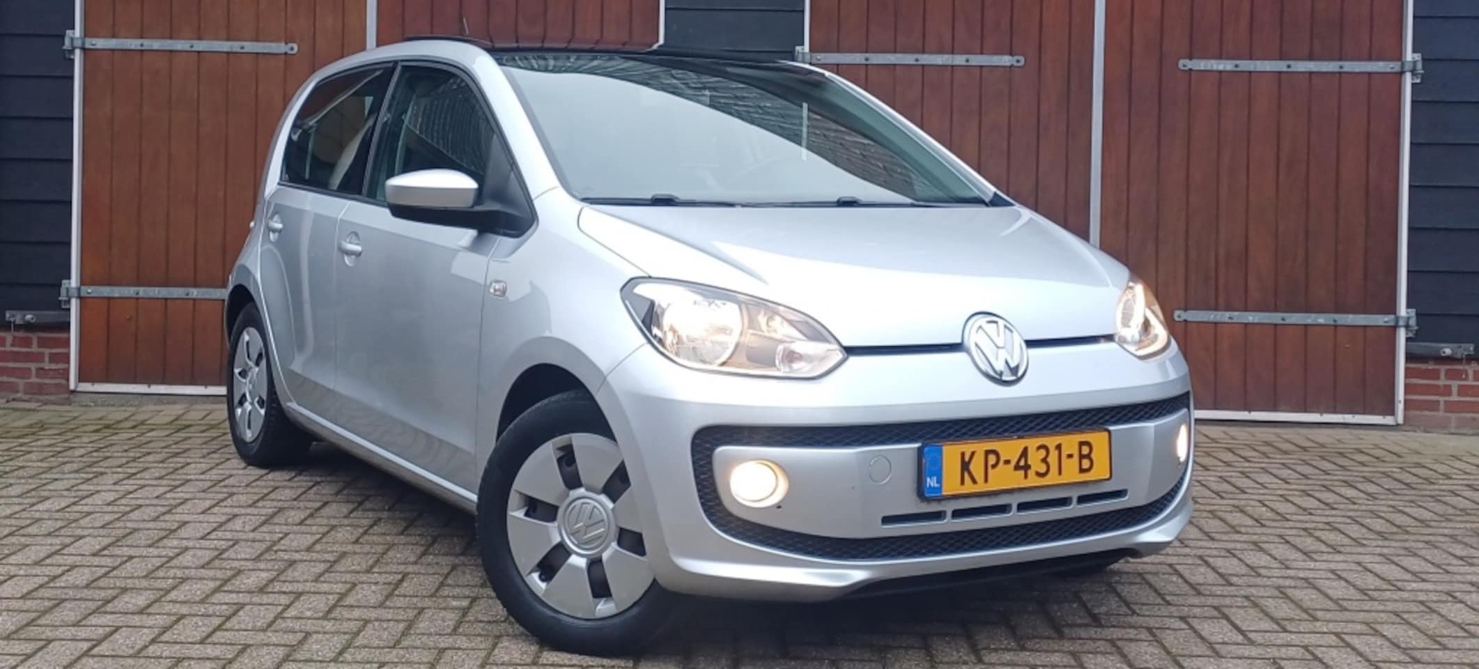 Volkswagen Up! - 1.0 move up! BlueM, Bluetooth, Schuifkantel dak, Stoelverwarming - AutoWereld.nl