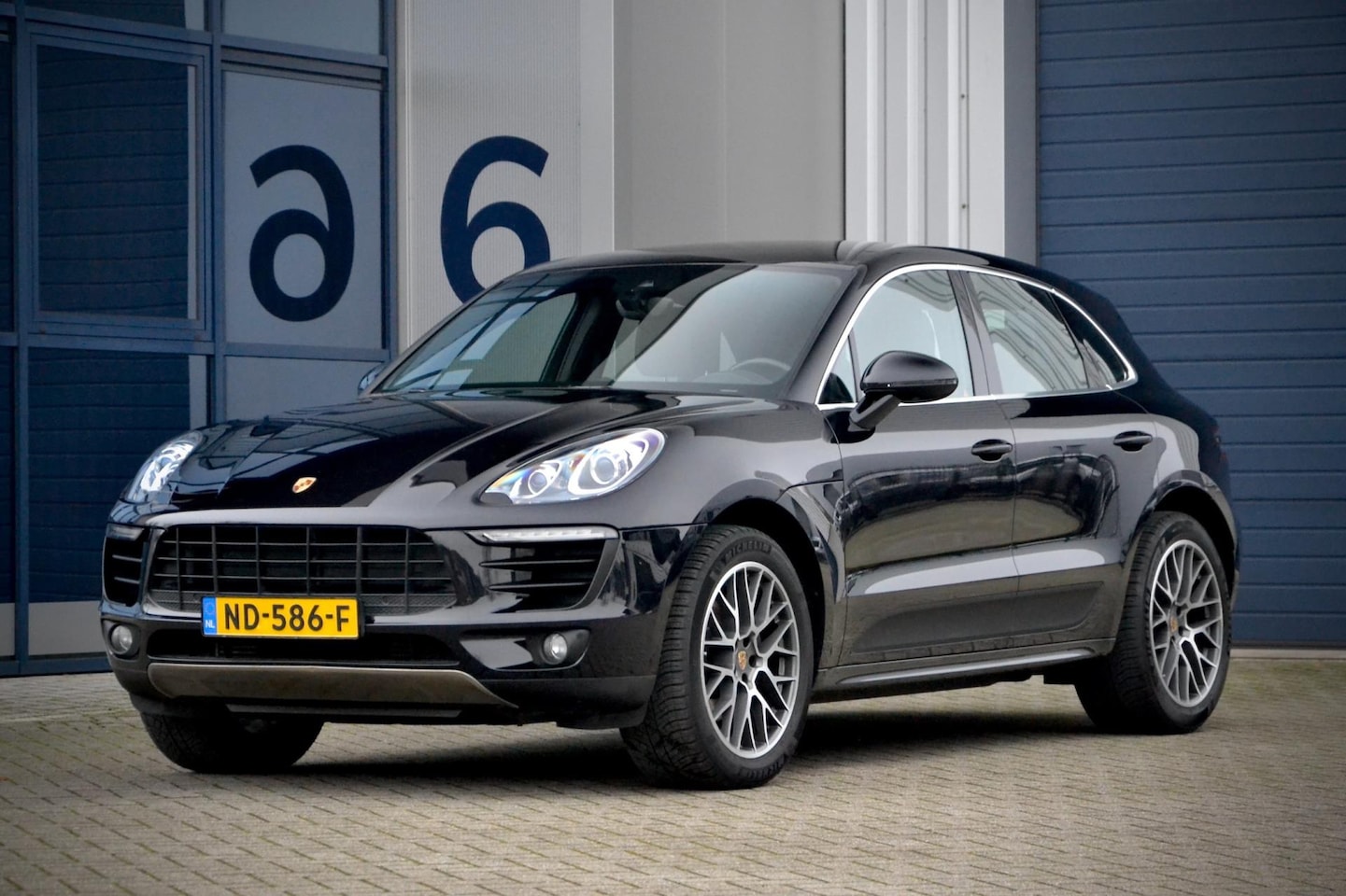 Porsche Macan - 2.0T / NL Auto / Luchtvering / PDLS / Sport Chrono / Comf. Stoel - AutoWereld.nl