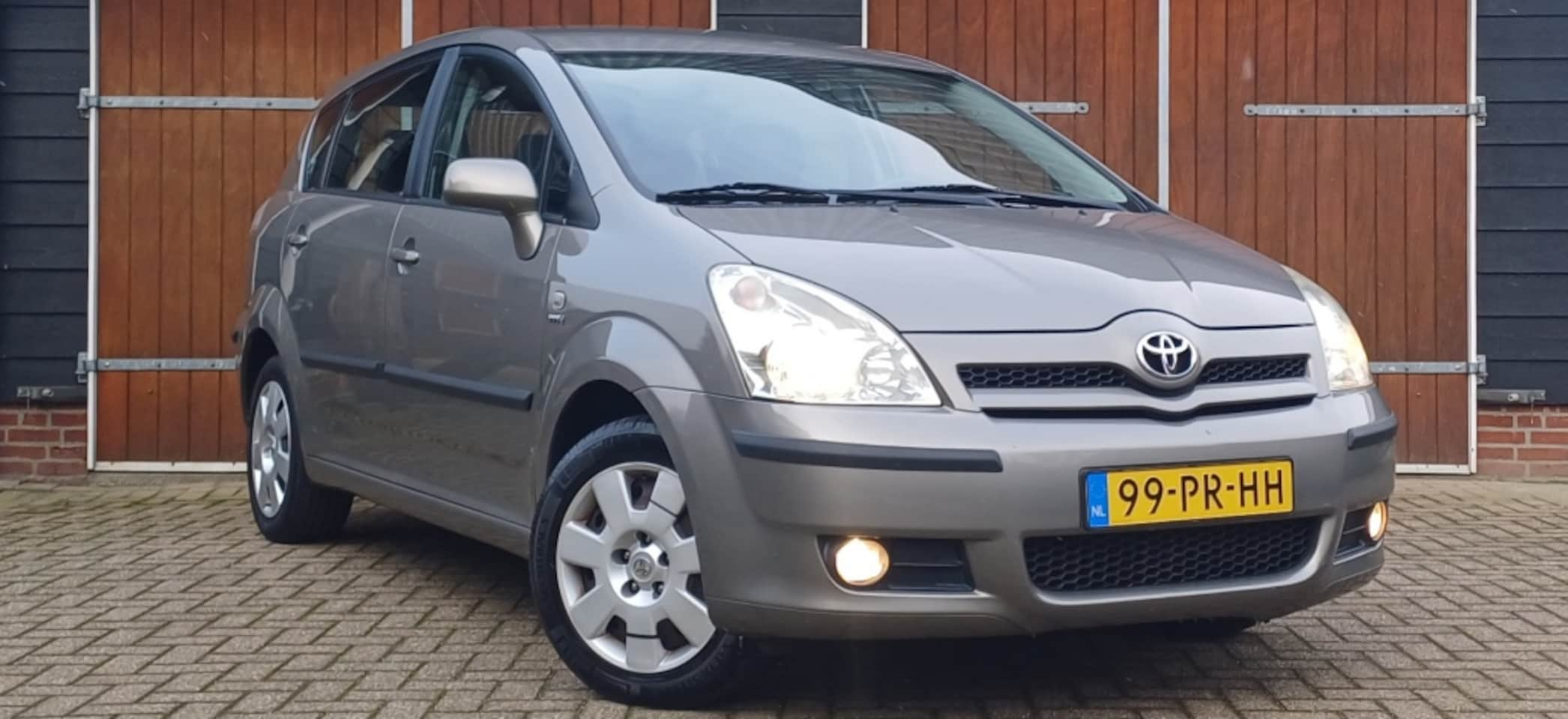 Toyota Corolla Verso - 1.6 VVT-i Sol 1.6 VVT-i Sol, Airco, Cruise controle, Trekhaak - AutoWereld.nl