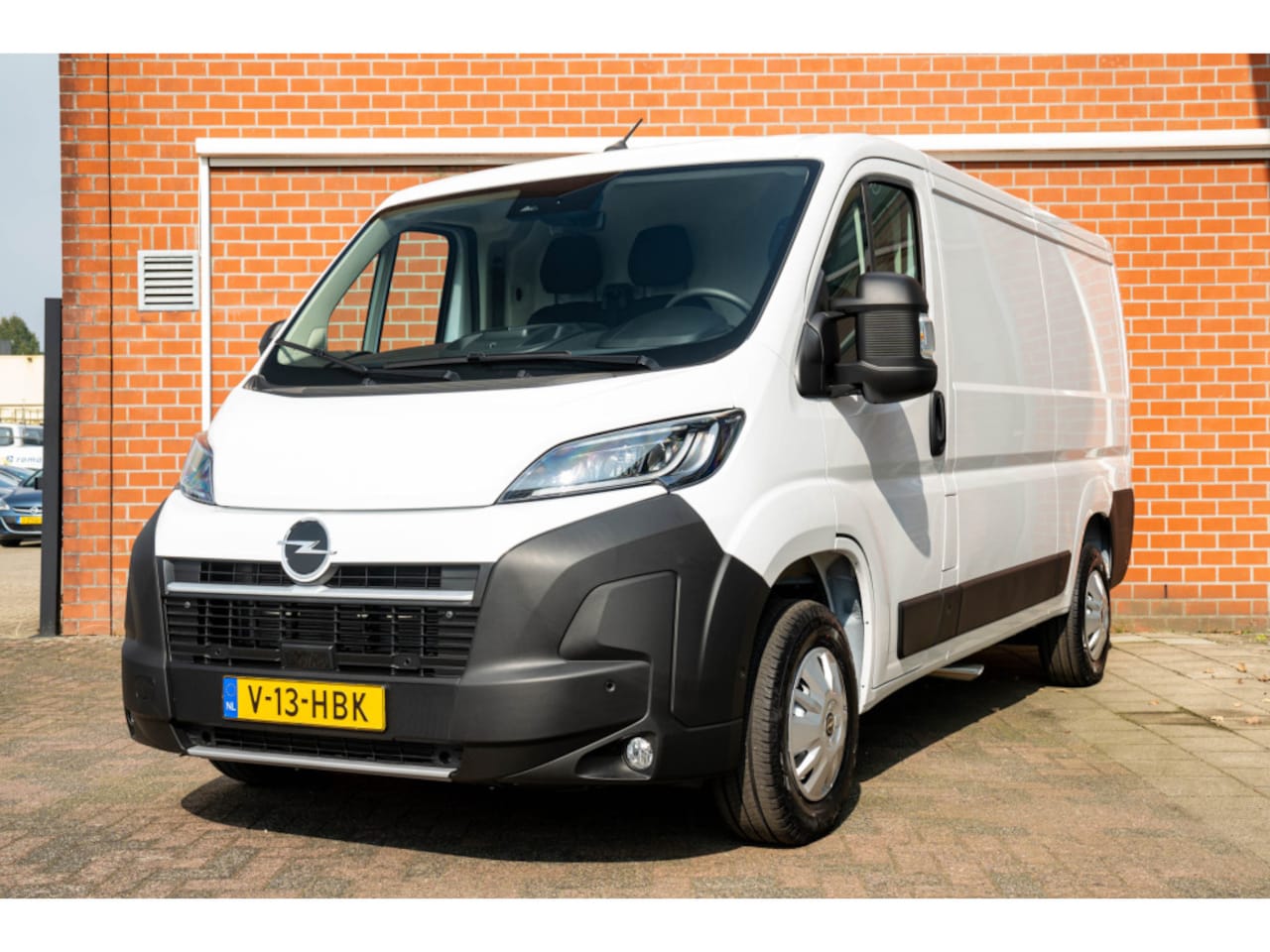 Opel Movano - 2.2D 120 S&S L2H1 3.0t | Camera | Parkeersensoren | Trekhaak | - AutoWereld.nl