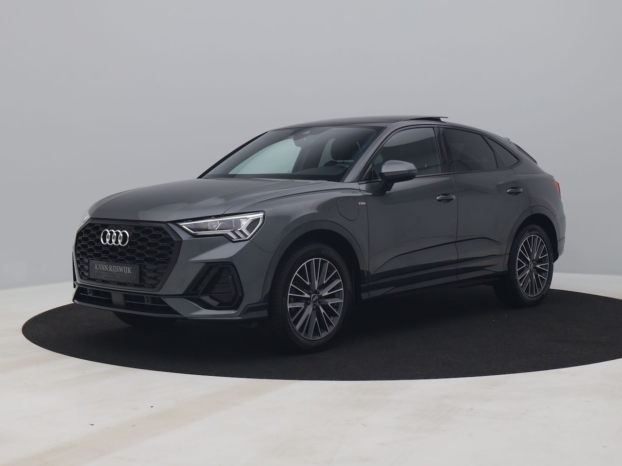 Audi Q3 Sportback - 45 TFSI e S-Line | PANO | CAMERA | KEYLESS - AutoWereld.nl