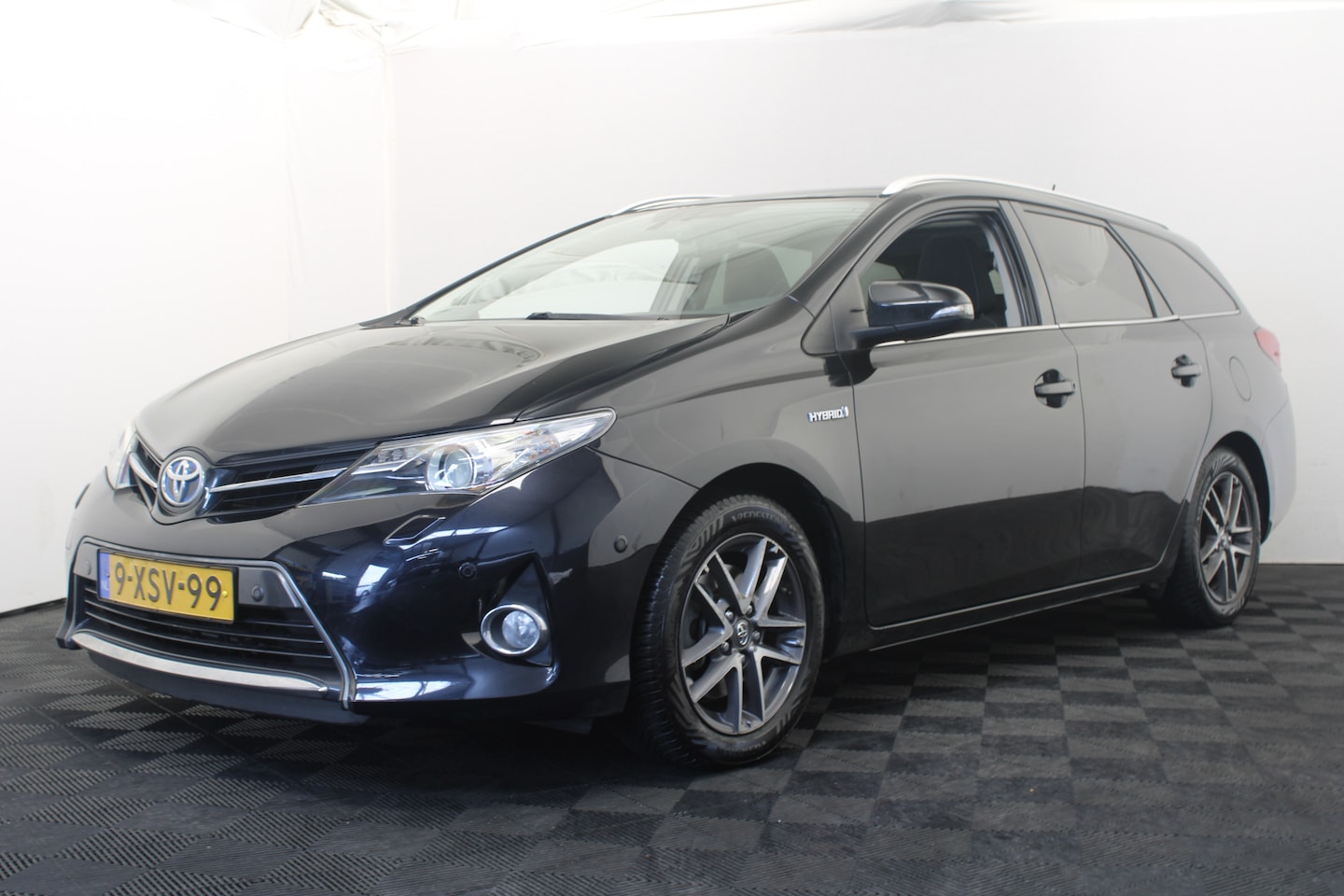 Toyota Auris Touring Sports - 1.8 Hybrid Lease |Pano|Trekhaak| - AutoWereld.nl