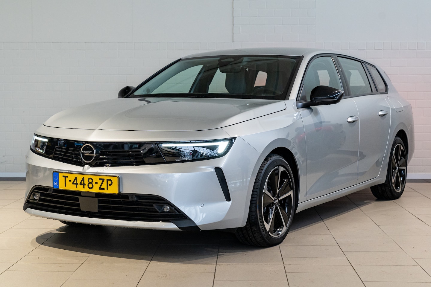 Opel Astra Sports Tourer - 1.6 Turbo 180 PK Hybrid Edition | Apple Carplay & Android Auto | Climate control | Cruisec - AutoWereld.nl