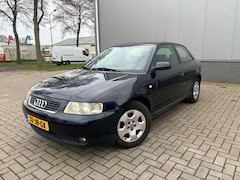 Audi A3 - 1.6 Ambiente airco/cruise