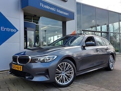 BMW 3-serie Touring - 320e Plug-In Hybrid High Executive Sport-Line | Navi | Apple Carplay+Android Auto | Clima