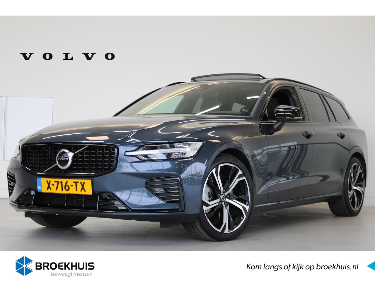 Volvo V60 - T6 350PK AWD Plus Dark | Contourstoelen | Panoramadak | 19'' | Getint Glas | Achterb verw - AutoWereld.nl