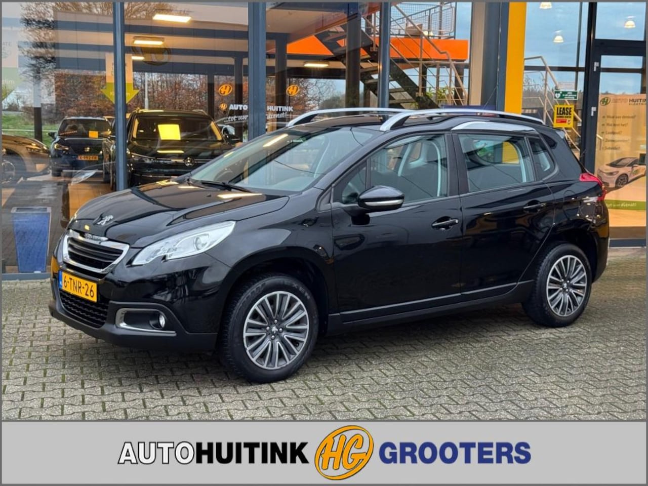 Peugeot 2008 - 1.2 VTi Active - navi - sensoren - climate control - AutoWereld.nl