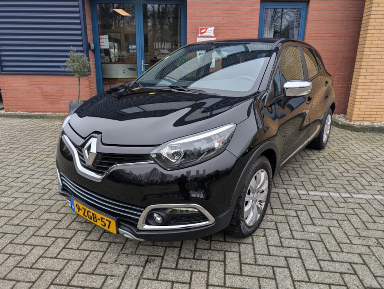 Renault Captur - 1.2 TCe Expression 1.2 TCE Expression, Automaat, Trekhaak, Cruise - AutoWereld.nl