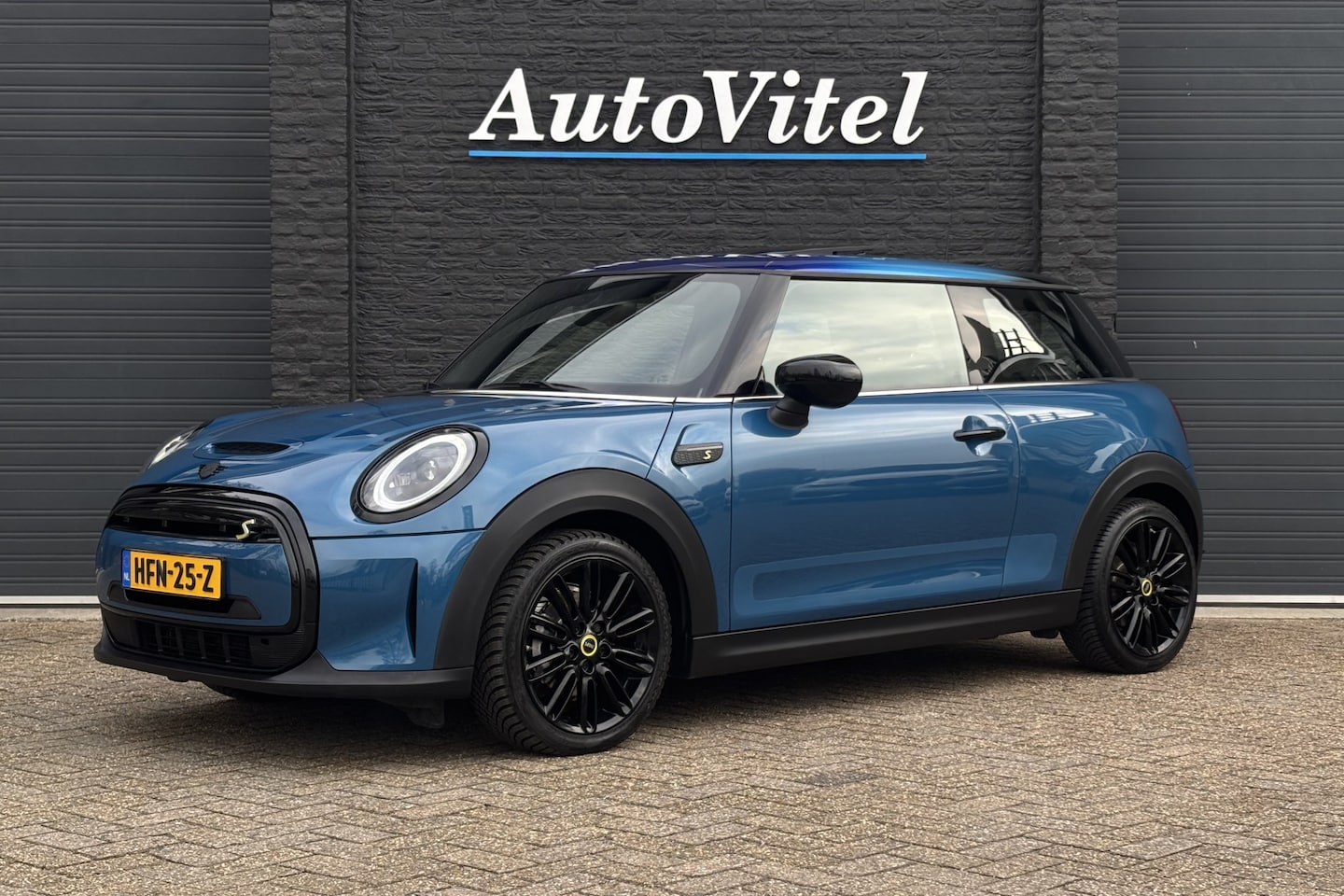 MINI Mini-Electric - Cooper SE | Panodak | Multi-Color Dak | Sportstoelen | Stoel + Stuurverwarming | Adaptief - AutoWereld.nl