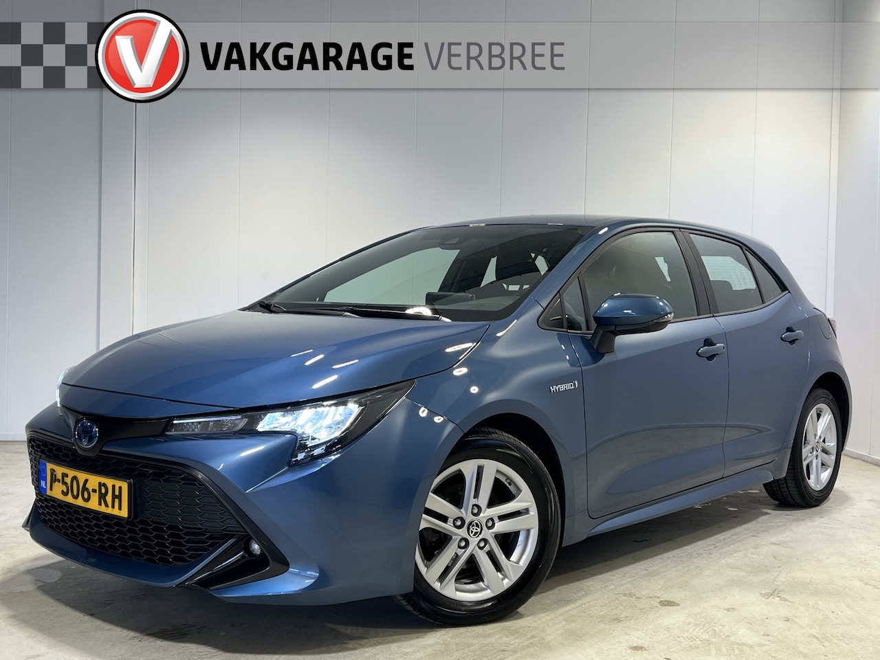 Toyota Corolla - 1.8 Hybrid Dynamic | Navigatie/Android/Apple Carplay | LM Velgen 17" | Achteruitrijcamera - AutoWereld.nl