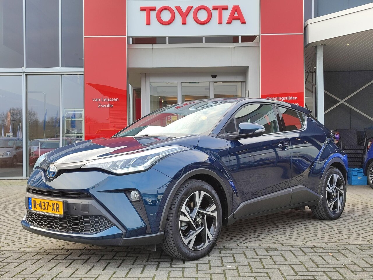 Toyota C-HR - 2.0 Hybrid Dynamic STOELVERW TREKHAAK KEYLESS 18' LM-VELGEN CAMERA PARK-SENSOREN APPLE/AND - AutoWereld.nl