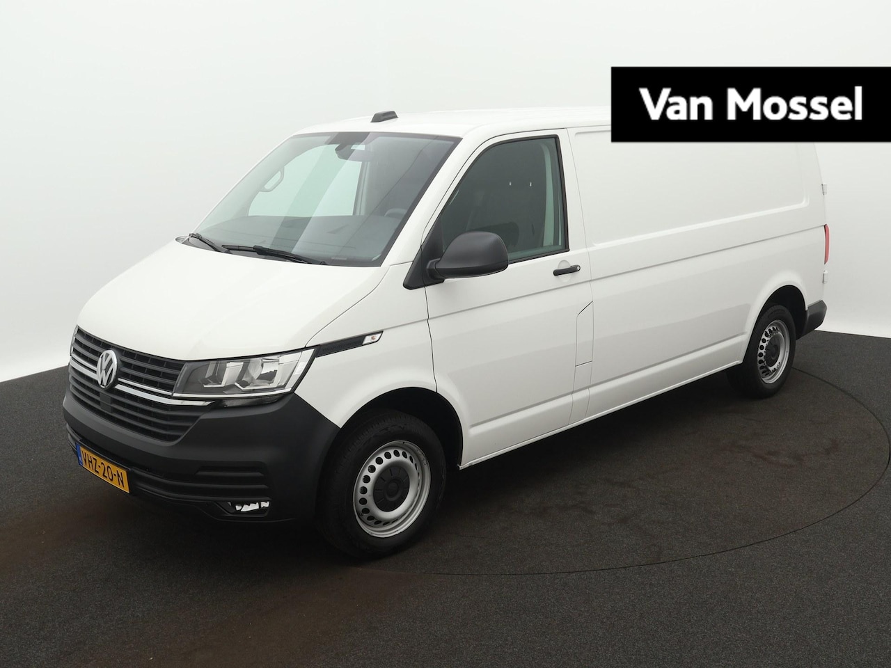 Volkswagen Transporter - 2.0 TDI L2H1 Comfortline | Airco | Parkeerhulp Achter | Radio | Cruise control | Navigatie - AutoWereld.nl