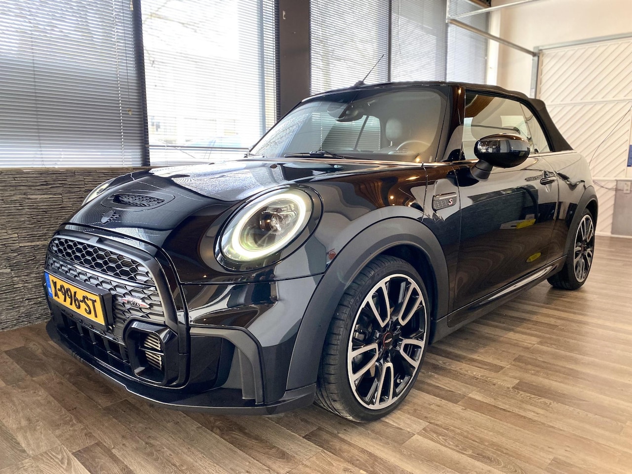 MINI Cabrio - Mini 2.0 Cooper S Resolute Edition JCW - AutoWereld.nl