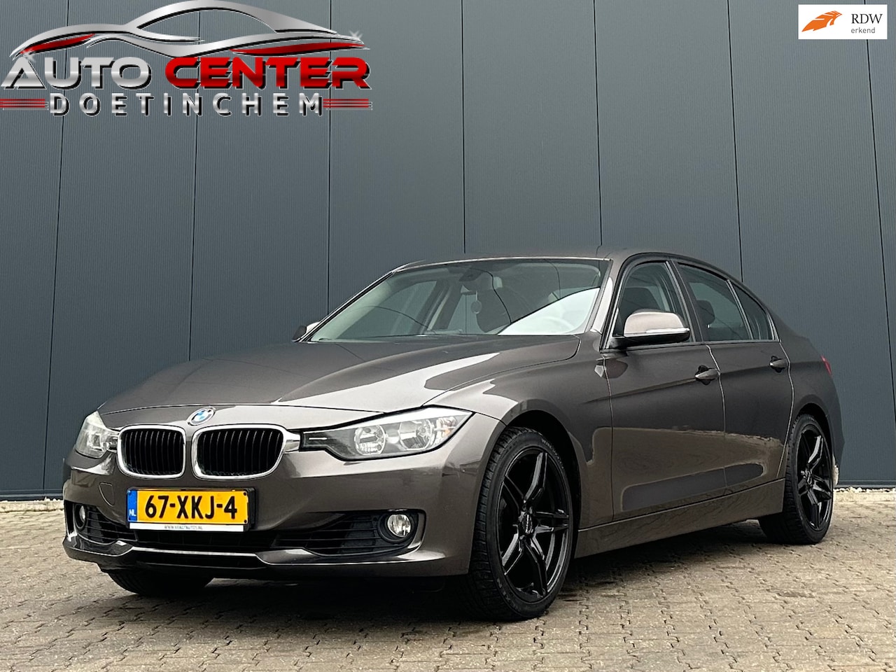 BMW 3-serie - 320i Executive Automaat Navi|Apk|Bt|Pdc - AutoWereld.nl