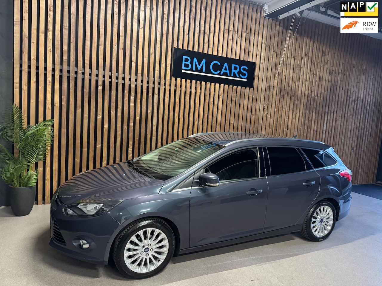 Ford Focus Wagon - 1.0 EcoBoost Titanium Clima,Trekhaak,Navi - AutoWereld.nl