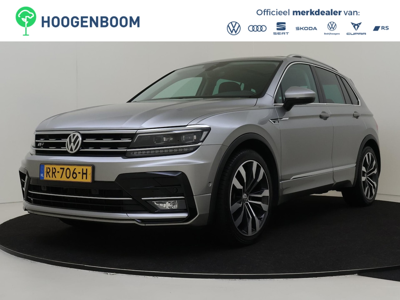 Volkswagen Tiguan - 1.4 TSI ACT Comfortline Business R | Panoramadak | Trekhaak | Dynaudio | Parkeerassistent - AutoWereld.nl