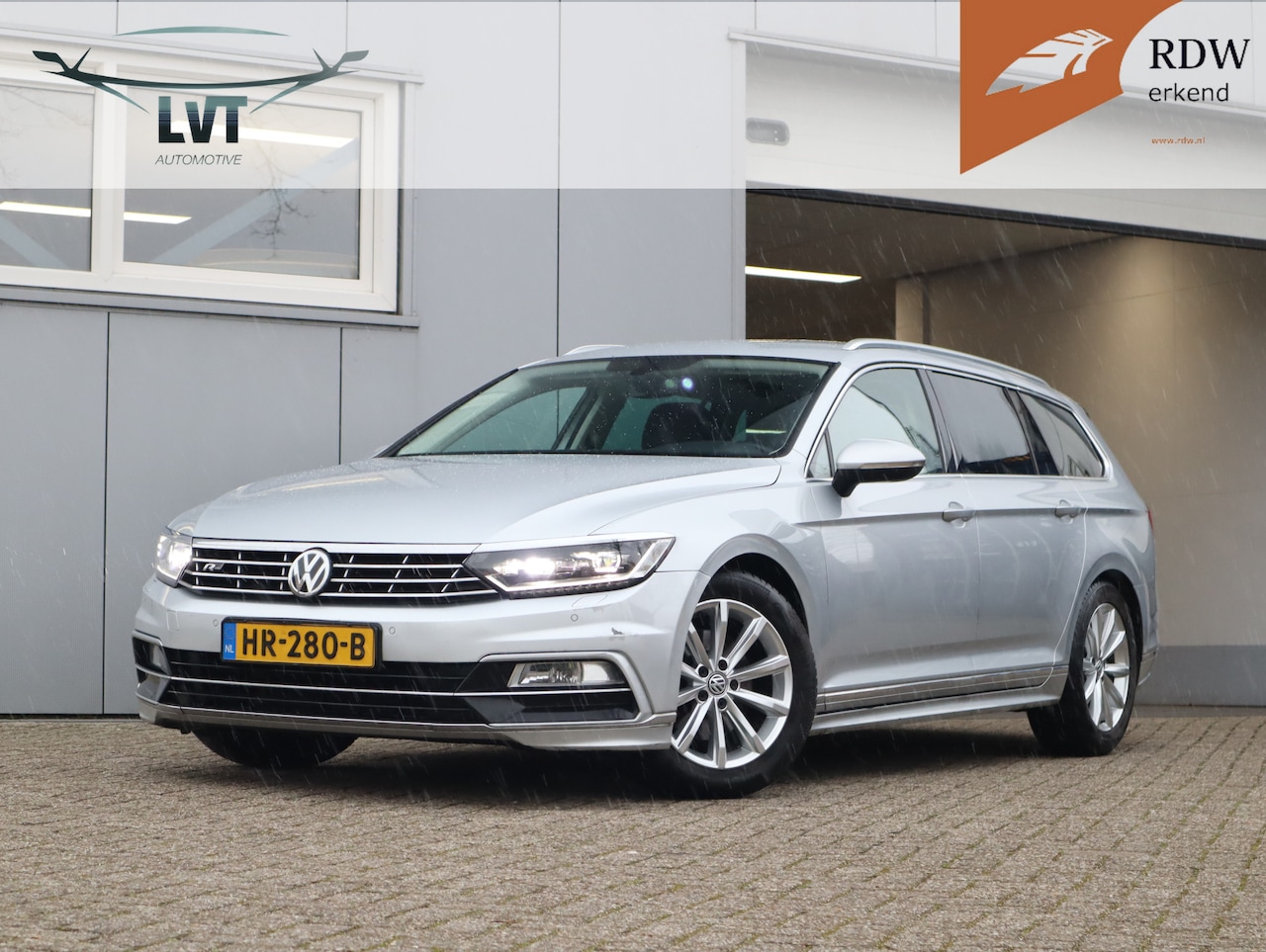 Volkswagen Passat Variant - 2.0 TDI Business Edition R-line / Adaptive cruise - AutoWereld.nl