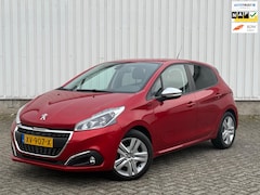 Peugeot 208 - 1.2 PureTech Signature Navigatie, Airco, Trekhaak, CruiseControl, PDC, ElektrischeRamen, B