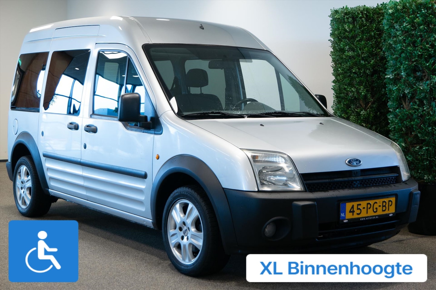 Ford Tourneo Connect - L1H2 Rolstoelauto XXL-ombouw 160 cm - AutoWereld.nl