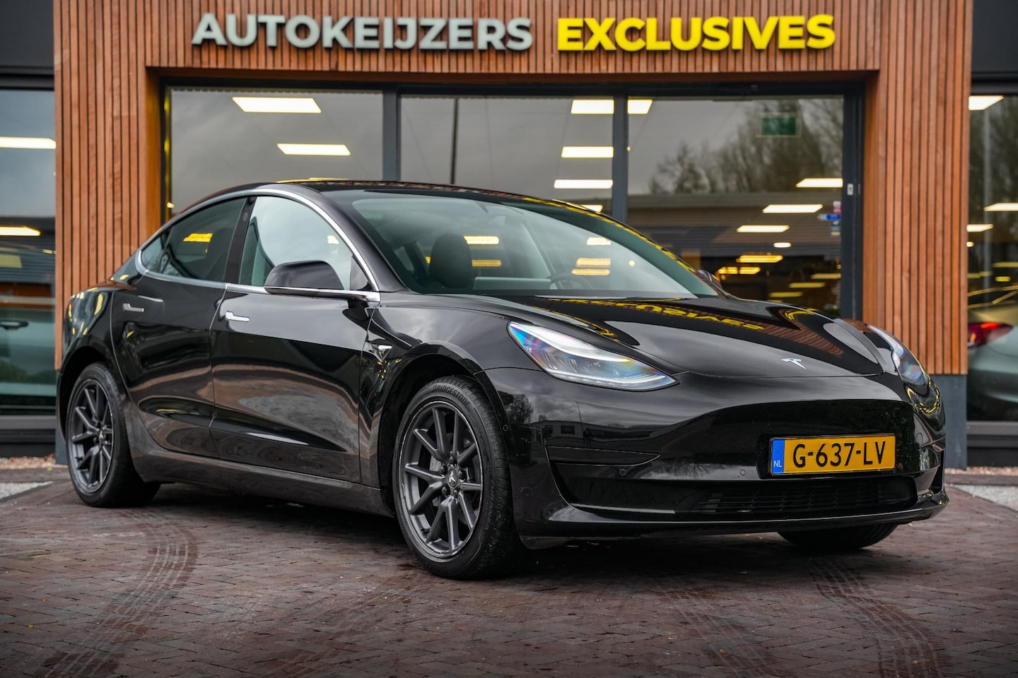 Tesla Model 3 - Standard RWD Plus 60 kWh Panoramadak Leder 360° camera Navi - AutoWereld.nl