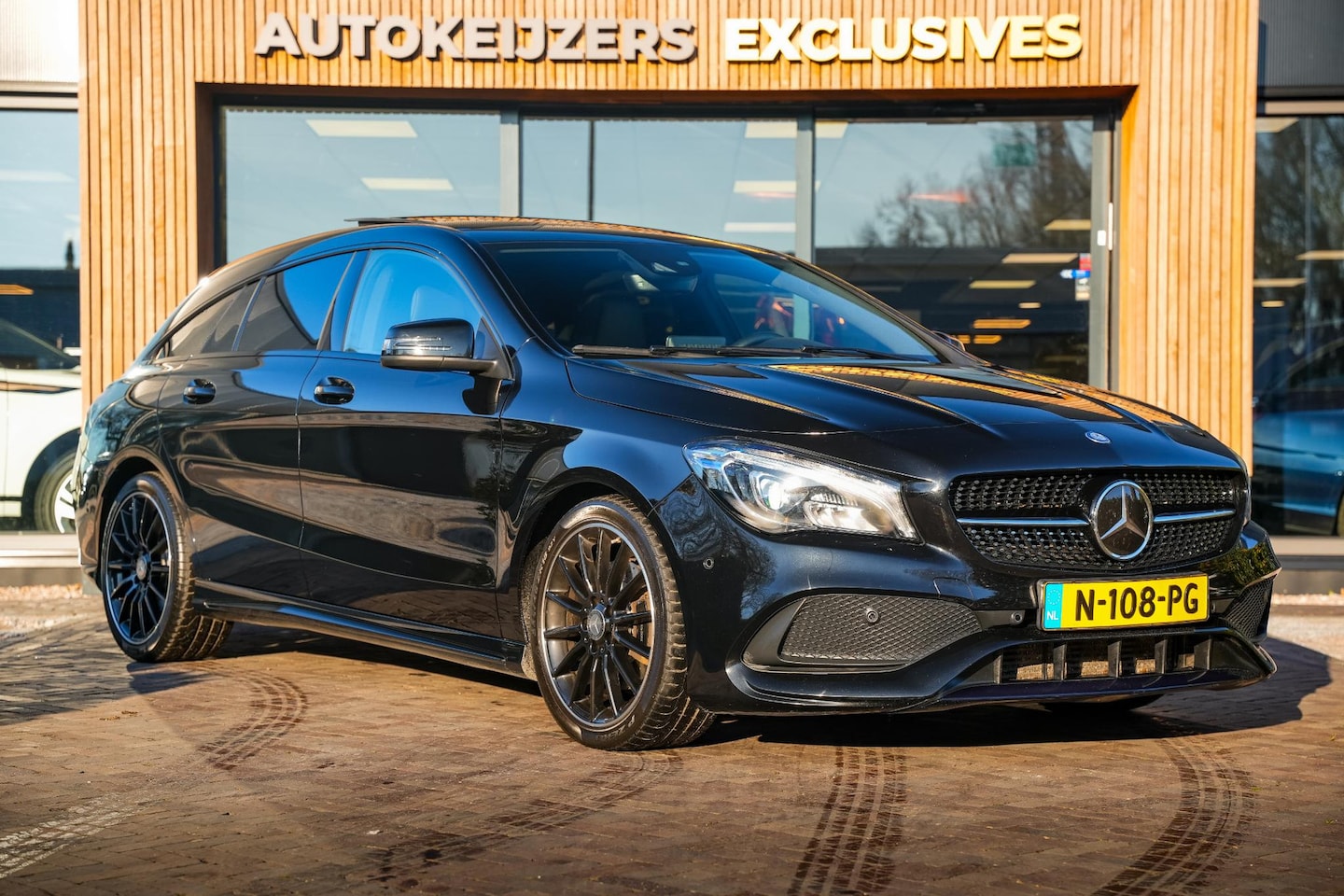 Mercedes-Benz CLA-klasse Shooting Brake - 250 Prestige AMG Panoramadak Memory Stoelverw. Clima Camera Xenon 18''LM - AutoWereld.nl