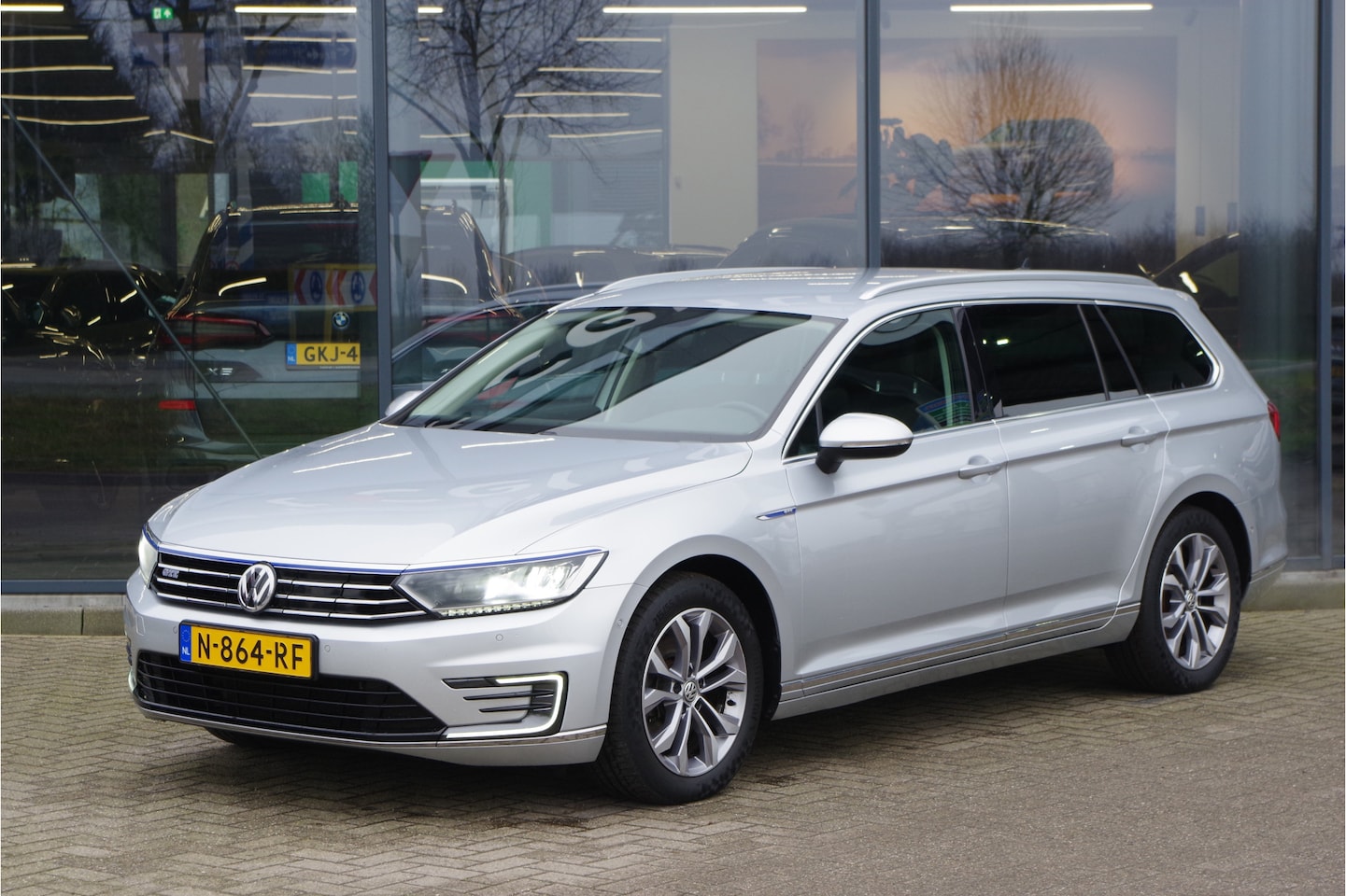 Volkswagen Passat Variant - 1.4 TSI PHEV GTE 218 PK Highline, Afn. Trekhaak, Adap. Cruise Control, Camera - AutoWereld.nl