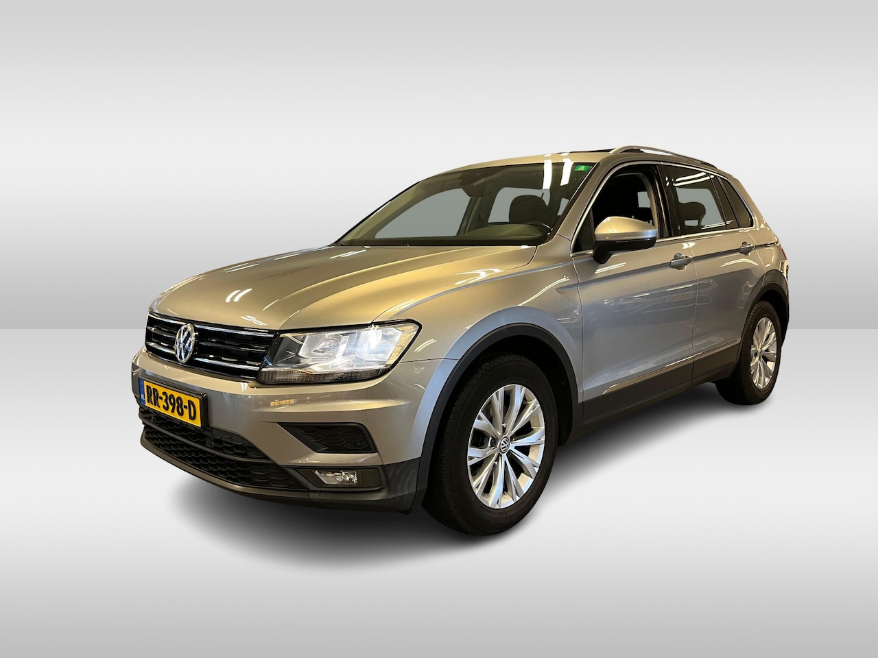 Volkswagen Tiguan - 1.4 TSI Comfortline Business | Navigatie | Panoramadak | Stoelverwarming voor - AutoWereld.nl