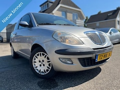 Lancia Y(psilon) - Ypsilon 1.4-16V Argento