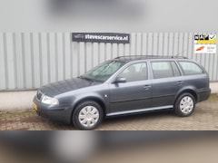 Skoda Octavia Combi - 1.6 Démarrage nieuwe distributieriem nieuwe apk