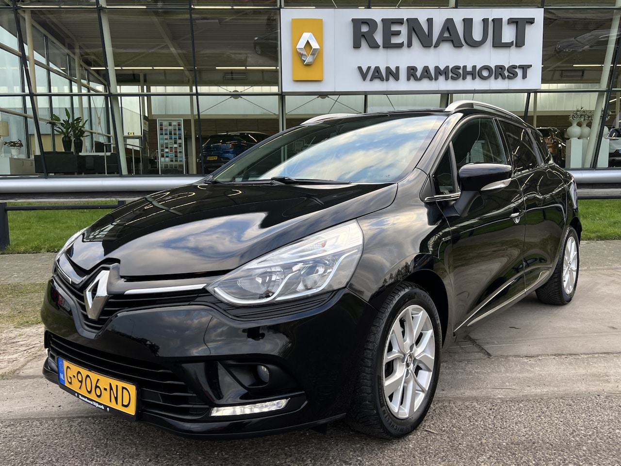 Renault Clio Estate - 0.9 TCe Limited / Keyless / Airco / Cruise / Applecarplay - Androidauto / DAB / - AutoWereld.nl