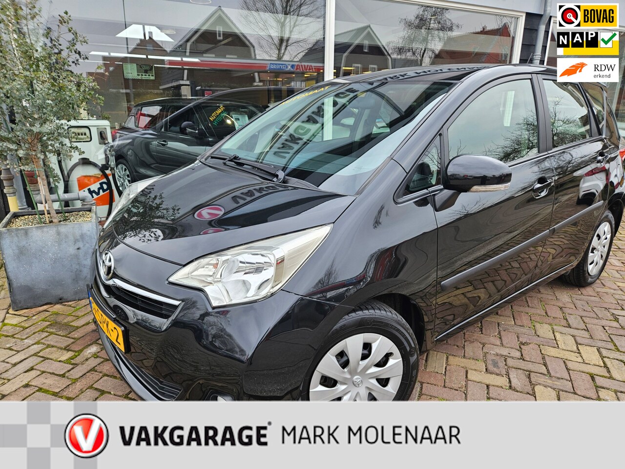 Toyota Verso S - 1.3 VVT-i Aspiration 1.3 VVT-i Aspiration,automaat,camera,lage km - AutoWereld.nl