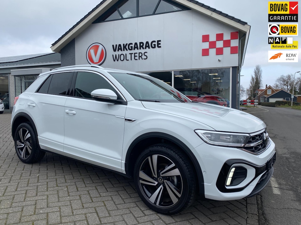 Volkswagen T-Roc - 1.5 TSI R-Line Business /18''inch velgen/Apple Carplay/RIJKLAARPRIJS - AutoWereld.nl