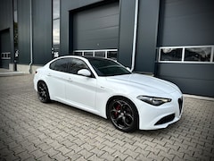 Alfa Romeo Giulia - 2.0T Sprint Alfa Romeo Giulia 2.0T SPRINT 2022 SQUADRA MASSIMO 320pk | VELOCE | PANORAMADAK