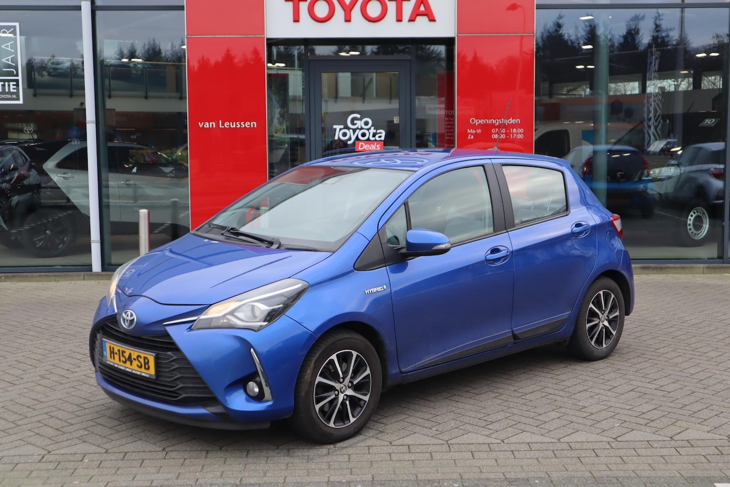 Toyota Yaris - 1.5 HYBRID ASPIRATION NAVI CRUISE KEYLESS LM-VELGEN+ALL-SEASON CAMERA - AutoWereld.nl