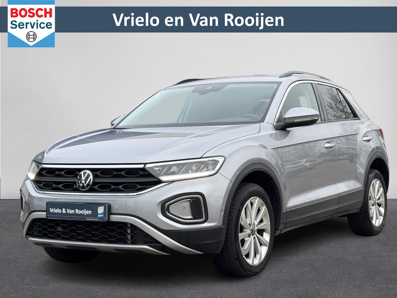 Volkswagen T-Roc - 1.5 TSI Life | Automaat | ACC | Carplay | Parkeersensor voor/achter | LM velgen | ( Vestig - AutoWereld.nl