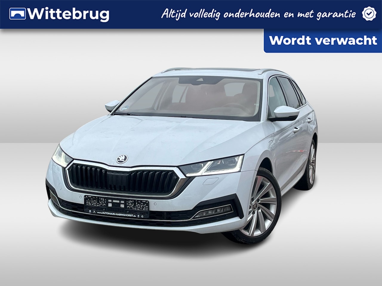 Skoda Octavia Combi - 1.4 TSI iV PHEV 204PK Style / Panoramadak / Memory Seats / Matrix LED / Achteruitrijcamera - AutoWereld.nl